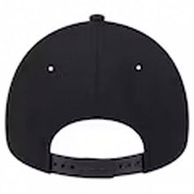 Load image into Gallery viewer, Chicago Blackhawks New Era NHL 9FORTY 940 Adjustable A-Frame Cap Hat Black Crown/Visor Team Color Logo