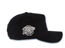 Load image into Gallery viewer, (Corduroy) New York Yankees New Era MLB 9FORTY 940 Adjustable A-Frame Cap Hat Black Crown/Visor White Logo 1998 World Series Side Patch Gray UV