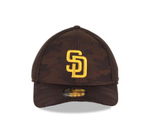 Load image into Gallery viewer, San Diego Padres New Era MLB 39THIRTY 3930 Flexfit Mesh Trucker Cap Hat Brown Camo Crown/Visor Yellow Logo