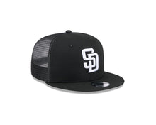 Load image into Gallery viewer, (Youth) San Diego Padres New Era MLB 9FIFTY 950 Kid Snapback Mesh/Trucker Cap Hat Black Crown/Visor White Logo