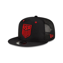 Load image into Gallery viewer, United States USA Soccer New Era FIFA 9FIFTY 950 Snapback Trucker Mesh Cap Hat Black Crown/Visor Red Logo