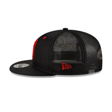 Load image into Gallery viewer, United States USA Soccer New Era FIFA 9FIFTY 950 Snapback Trucker Mesh Cap Hat Black Crown/Visor Red Logo