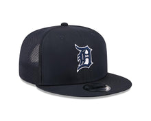Load image into Gallery viewer, Detroit Tigers New Era 9FIFTY 950 Snapback Trucker/Mesh Cap Hat Navy Blue Crown/Visor Navy Blue/White Logo Black UV (2026 Batting Practice)