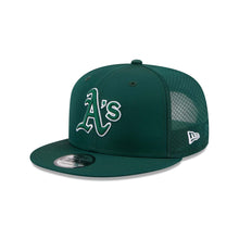 Load image into Gallery viewer, Oakland A's Athletics New Era MLB 9FIFTY 950 Snapback Trucker/Mesh Cap Hat Green Crown/Visor Green/White Logo Green UV (2026 Batting Practice)