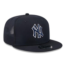 Load image into Gallery viewer, New York Yankees New Era MLB 9FIFTY 950 Snapback Trucker/Mesh Cap Hat Navy Blue Crown/Visor Navy Blue/White Logo Black UV (2026 Batting Practice)