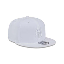 Load image into Gallery viewer, New York Yankees New Era MLB 9FIFTY 950 Snapback Cap Hat White Crown/Visor White Logo