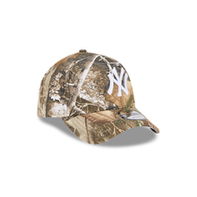 Load image into Gallery viewer, New York Yankees New Era MLB 9FORTY 940 Adjustable A-Frame Cap Hat Real Tree Edge Camo Crown/Visor White Logo