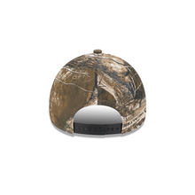 Load image into Gallery viewer, New York Yankees New Era MLB 9FORTY 940 Adjustable A-Frame Cap Hat Real Tree Edge Camo Crown/Visor White Logo