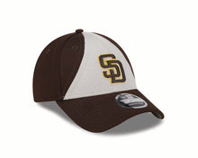 Load image into Gallery viewer, San Diego Padres New Era MLB 9FORTY 940 Adjustable Stretch Snapback Cap Hat White/Brown Crown Brown Visor Brown/Yellow Logo (2024 Batting Practice)