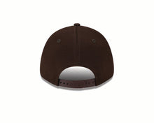 Load image into Gallery viewer, San Diego Padres New Era MLB 9FORTY 940 Adjustable Stretch Snapback Cap Hat White/Brown Crown Brown Visor Brown/Yellow Logo (2024 Batting Practice)