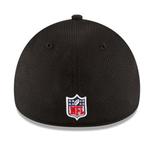 Load image into Gallery viewer, Atlanta Falcons New Era NFL 39THIRTY 3930 Flexfit Cap HatTech Black Crown/Visor Team Color Logo (2016 Sideline)