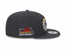 Load image into Gallery viewer, Kansas City Chiefs New Era NFL 9FIFTY 950 Snapback Cap Hat Dark Gray Crown/Visor Team Color Logo Chiefs Kingdom (2024 Draft)