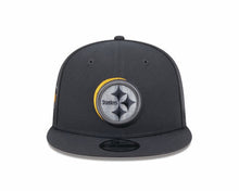 Load image into Gallery viewer, Pittsburgh Steelers New Era NFL 9FIFTY 950 Snapback Cap Hat Dark Gray Crown/Visor Team Color Logo Steel City Football (2024 Draft)