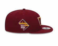 Load image into Gallery viewer, Commanders New Era 9FIFTY 950 Snapback Cap Hat Cardinal Crown/Visor Team Color Logo Established 1932 (2024 Draft)