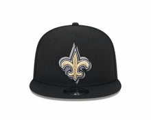 Load image into Gallery viewer, New Orleans Saints New Era NFL 9FIFTY 950 Snapback Cap Hat Black Crown/Visor Team Color Logo State Map (2024 Draft)