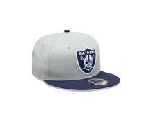 Load image into Gallery viewer, (Youth) Las Vegas Raiders New Era NFL 9FIFTY 950 Kid Snapback Cap Hat Gray Crown Navy Blue Visor Navy Blue/White Logo (2-Tone Color Pack)