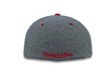 Load image into Gallery viewer, Chicago Bulls Mitchell & Ness NBA Fitted Cap Hat Heather Gray Crown Red Visor Team Color Logo