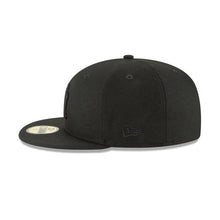Load image into Gallery viewer, New York Yankees New Era MLB 59FIFTY 5950 Fitted Cap Hat Black Crown/Visor Black Logo
