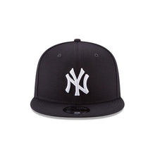 Load image into Gallery viewer, New York Yankees New Era MLB 9FIFTY 950 Snapback Cap Hat Team Color Navy Crown/Visor White Logo
