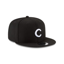 Load image into Gallery viewer, Chicago Cubs New Era MLB 9FIFTY 950 Snapback Cap Hat Black Crown/Visor White Logo