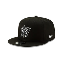 Load image into Gallery viewer, Miami Marlins New Era MLB 9FIFTY 950 Snapback Cap Hat Black Crown/Visor Black/White Logo
