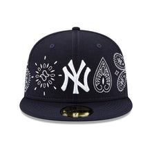 Load image into Gallery viewer, New York Yankees New Era MLB 59FIFTY 5950 Fitted Cap Hat Navy Crown/Visor White Logo Green UV (Paisley)