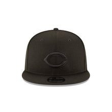 Load image into Gallery viewer, Cincinnati Reds New Era 9FIFTY 950 Snapback Cap Hat Black Crown/Visor Black Logo