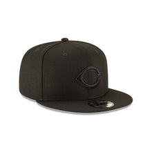 Load image into Gallery viewer, Cincinnati Reds New Era 9FIFTY 950 Snapback Cap Hat Black Crown/Visor Black Logo