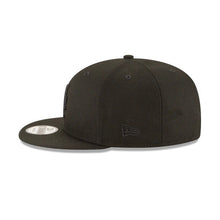 Load image into Gallery viewer, New York Mets New Era MLB 9FIFTY 950 Snapback Cap Hat Black Crown/Visor Black Logo