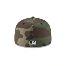 Load image into Gallery viewer, Chicago Cubs New Era MLB 59FIFTY 5950 Fitted Cap Hat Camo Crown/Visor White/Black Logo