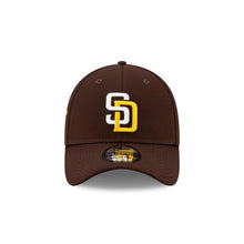 Load image into Gallery viewer, San Diego Padres New Era MLB 39THIRTY 3930 Flexfit Cap Hat Brown Crown/Visor White/Yellow Logo (Batting Practice)