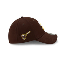 Load image into Gallery viewer, San Diego Padres New Era MLB 39THIRTY 3930 Flexfit Cap Hat Brown Crown/Visor White/Yellow Logo (Batting Practice)