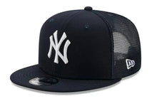 Load image into Gallery viewer, New York Yankees New Era MLB 9FIFTY 950 Mesh Trucker Snapback Cap Hat Navy Crown/Visor White Logo