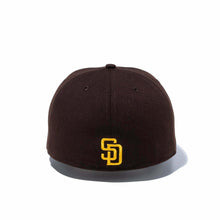 Load image into Gallery viewer, San Diego Padres New Era MLB 59FIFTY 5950 Fitted Cap Hat Dark Brown Crown/Visor Yellow/White Splatter Logo