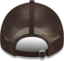 Load image into Gallery viewer, San Diego Padres New Era MLB 9TWENTY 920 2022 Clubhouse Mesh Trucker Adjustable Cap Hat Brown Crown/Visor Brown/Yellow Logo