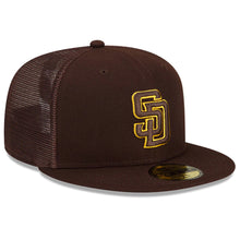 Load image into Gallery viewer, San Diego Padres New Era MLB 59FIFTY 5950 Fitted Mesh Trucker Cap Hat Brown Crown/Visor Brown/Yellow Logo (2022 Batting Practice)