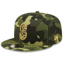 Load image into Gallery viewer, Seattle Mariners New Era MLB 9FIFTY 950 Snapback Cap Hat Camo Crown/Visor Camo Flag/Gold Logo (2022 Armed Forces Day)