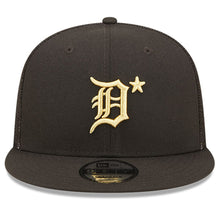 Load image into Gallery viewer, Detroit Tigers New Era 9FIFTY 950 Mesh Trucker Snapback Cap Hat Black Crown/Visor Metallic Gold Logo with Star 2022 All-Star Game Side Patch (2022 All-Star Game On-Field)

