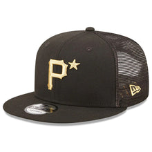 Load image into Gallery viewer, Pittsburgh Pirates New Era MLB 9FIFTY 950 Mesh Trucker Snapback Cap Hat Black Crown/Visor Metallic Gold Logo with Star 2022 All-Star Game Side Patch (2022 All-Star Game On-Field)