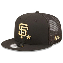 Load image into Gallery viewer, San Francisco Giants New Era 9FIFTY 950 Mesh Trucker Snapback Cap Hat Black Crown/Visor Metallic Gold Logo with Star 2022 All-Star Game Side Patch (2022 All-Star Game On-Field)