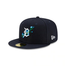 Load image into Gallery viewer, Detroit Tigers New Era MLB 59FIFTY 5950 Fitted Cap Hat Navy Crown/Visor Team Color Logo (Side Patch Bloom)