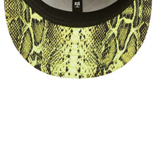 Load image into Gallery viewer, Toronto Blue Jays New Era MLB 59FIFTY 5950 Fitted Cap Hat Black Crown/Visor Yellow Logo 1992 World Series Side Patch