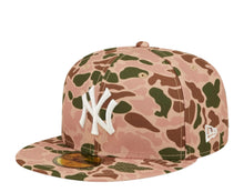 Load image into Gallery viewer, New York Yankees New Era MLB 59FIFTY 5950 Fitted Cap Hat Duck Camo Crown/Visor Team Color Logo 1996 World Series Side Patch Orange UV
