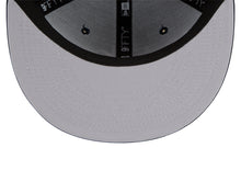 Load image into Gallery viewer, Atlanta Braves New Era MLB 9FIFTY 950 Snapback Cap Hat Dark Navy Crown/Visor White Logo 1995 World Series Side Patch Gray UV