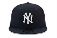 Load image into Gallery viewer, (Youth) New York Yankees New Era MLB Kid 9FIFTY 950 Trucker Mesh Snapback Cap Hat Navy Crown/Visor White Logo