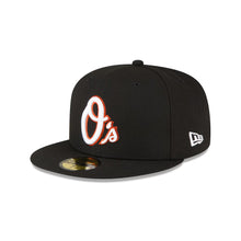 Load image into Gallery viewer, Baltimore Orioles New Era MLB 59FIFTY 5950 Fitted Cap Hat Black Crown/Visor White/Orange Metallic Logo 60th Anniversary Side Patch Green UV
