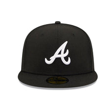 Load image into Gallery viewer, Atlanta Braves New Era MLB 59FIFTY 5950 Fitted Cap Hat Black Crown/Visor White Logo 2001 World Series Side Patch Gray UV