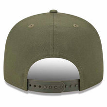 Load image into Gallery viewer, Atlanta Braves New Era MLB 9FIFTY 950 Snapback Cap Hat Olive Green Crown/Visor Black Logo With America Flag (2023 Armed Forces Day)