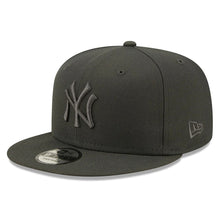 Load image into Gallery viewer, New York Yankees New Era MLB 9FIFTY 950 Snapback Cap Hat Dark Gray Crown/Visor Dark Gray Logo (Color Pack)