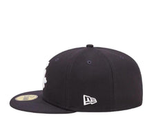 Load image into Gallery viewer, New York Yankees New Era MLB 59FIFTY 5950 Fitted Cap Hat Navy Blue Crown/Visor White with Cloud Logo 1996 World Series Side Patch Sky Blue UV